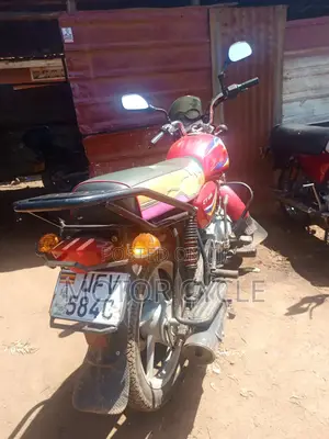Bajaj Boxer 125 2023 Red