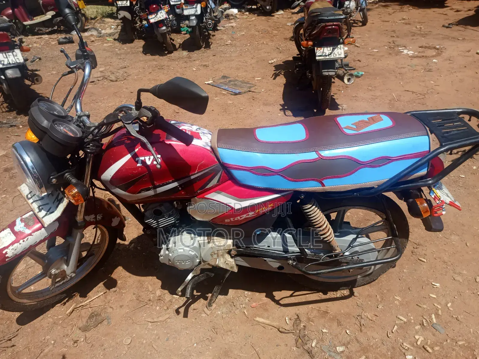 TVS HLX 125 2024 Red