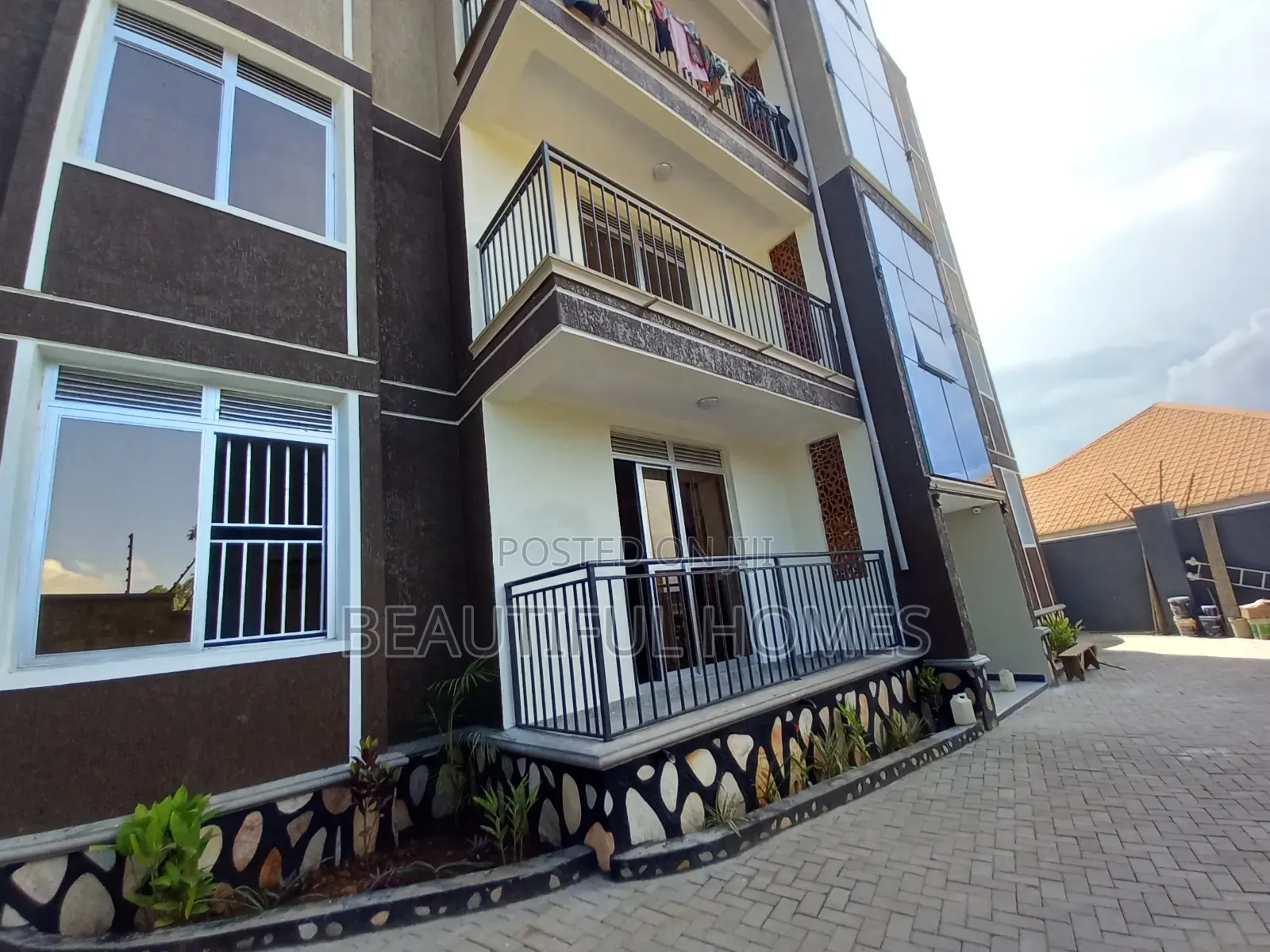Furnished 1bdrm Block of Flats in Kira for sale