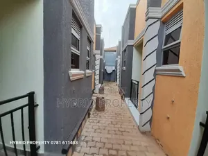 9bdrm Apartment in Nansana Along Hoima for sale