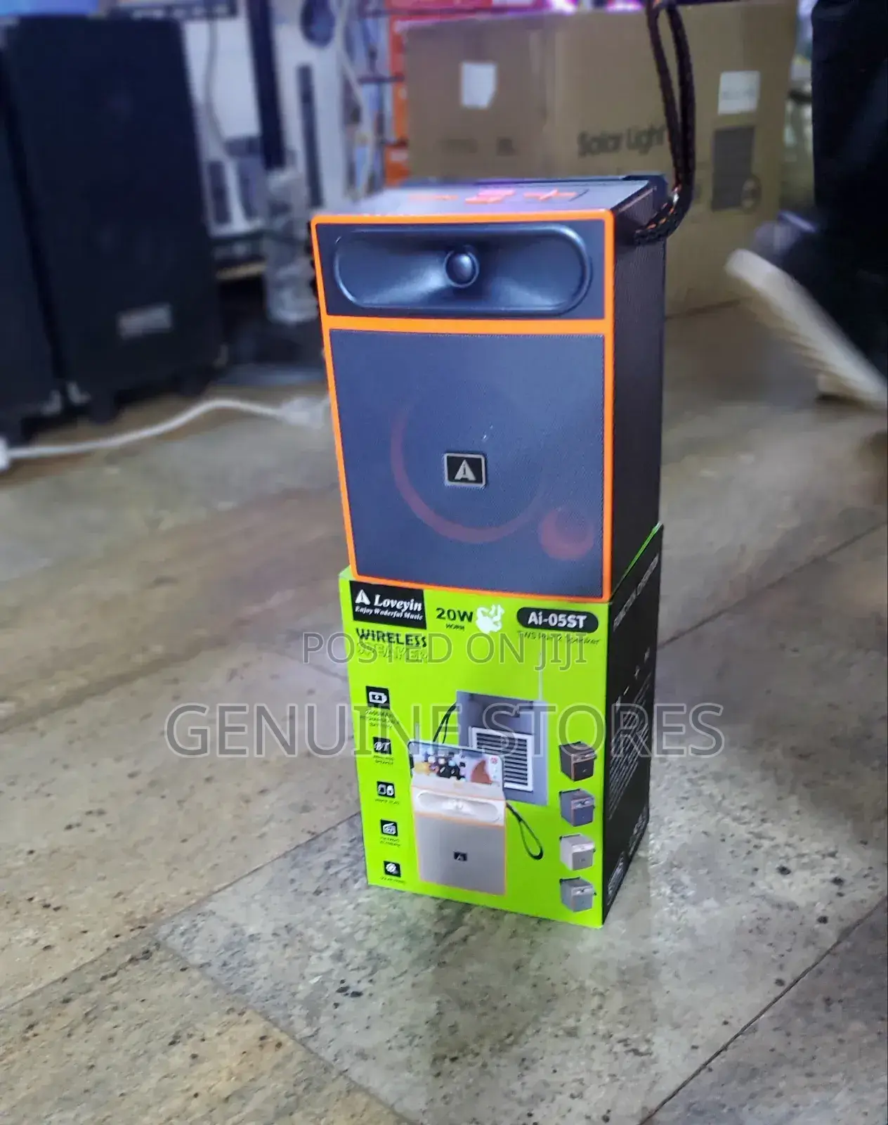 Portable Speaker With Solar, Fm, Usb and Bluetooth.