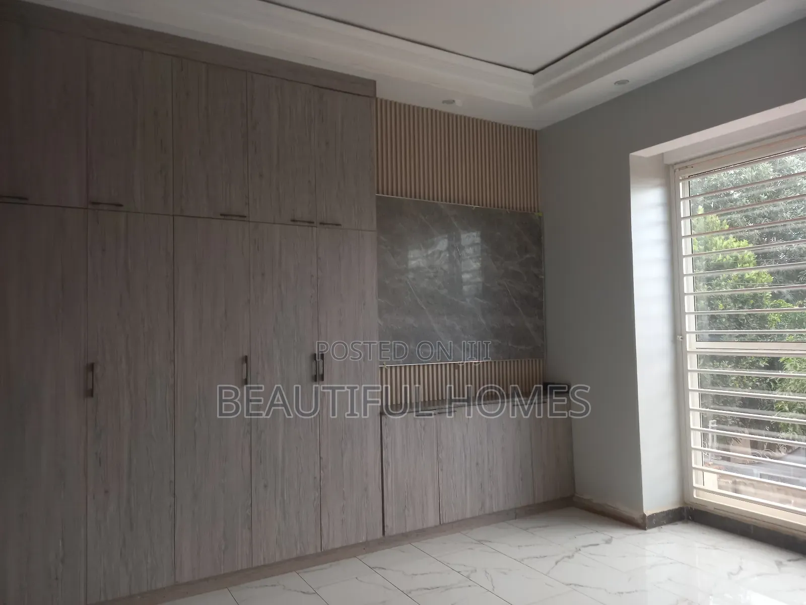 Furnished 4bdrm Duplex in Kira for sale