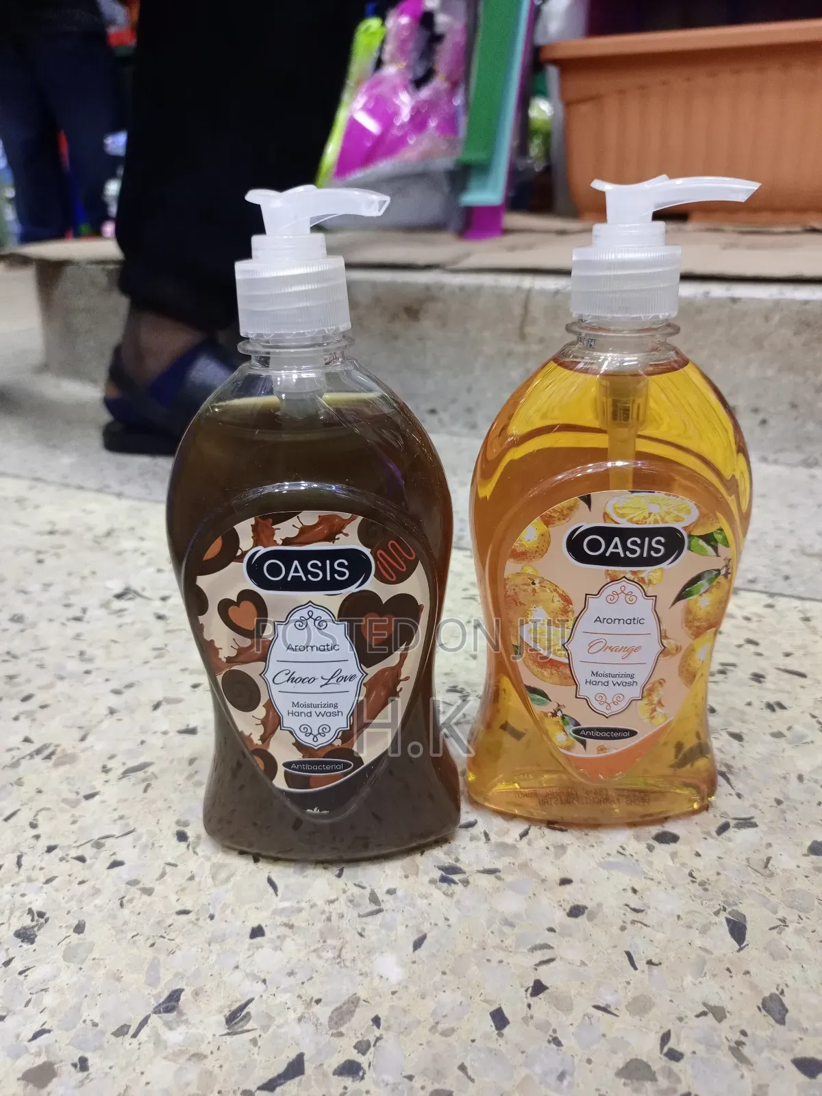 Oasis Aromatic Choco Love Moisturizing Hand Wash.