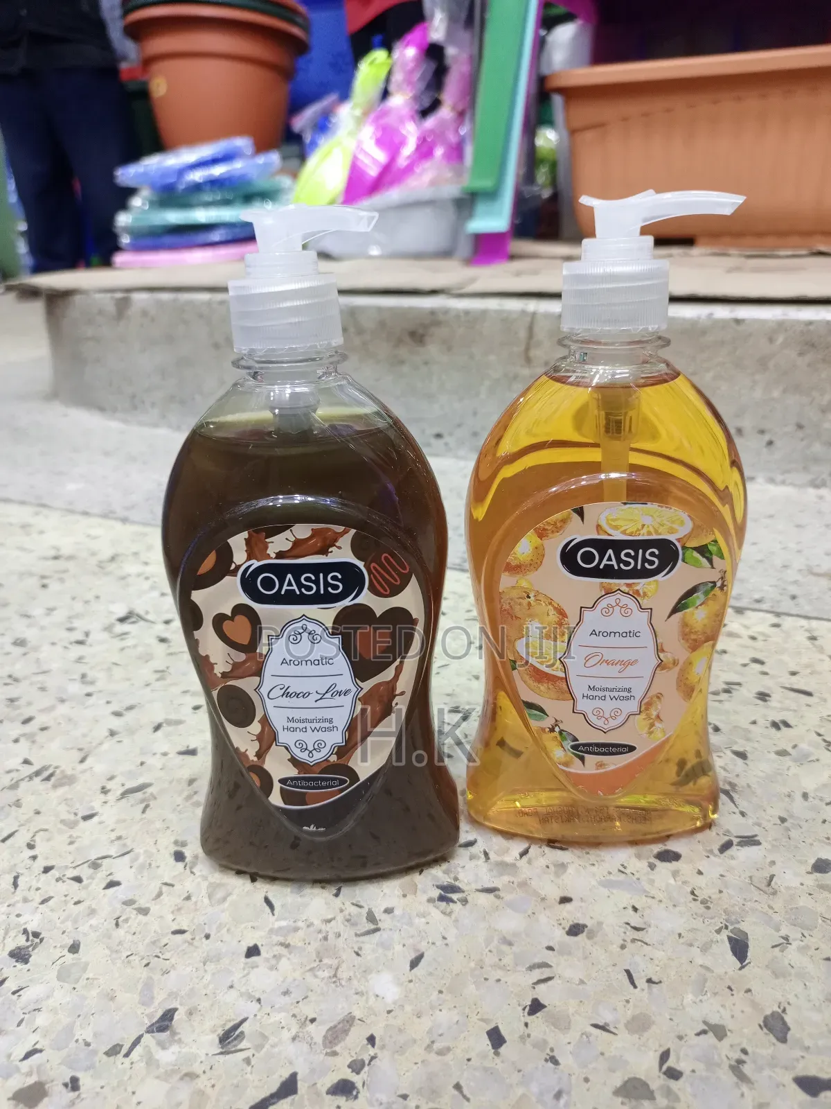 Oasis Aromatic Choco Love Moisturizing Hand Wash.