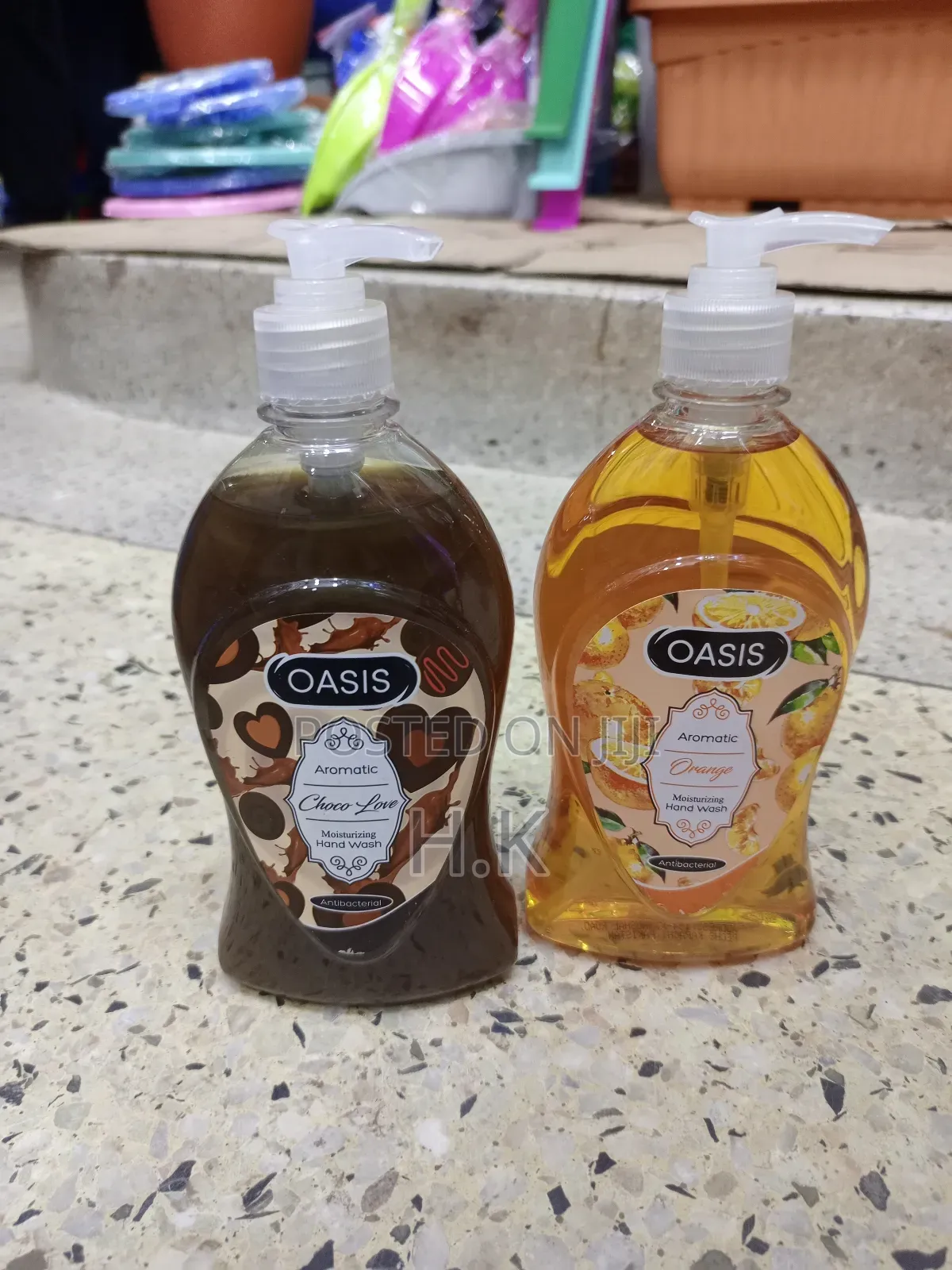Oasis Aromatic Choco Love Moisturizing Hand Wash.