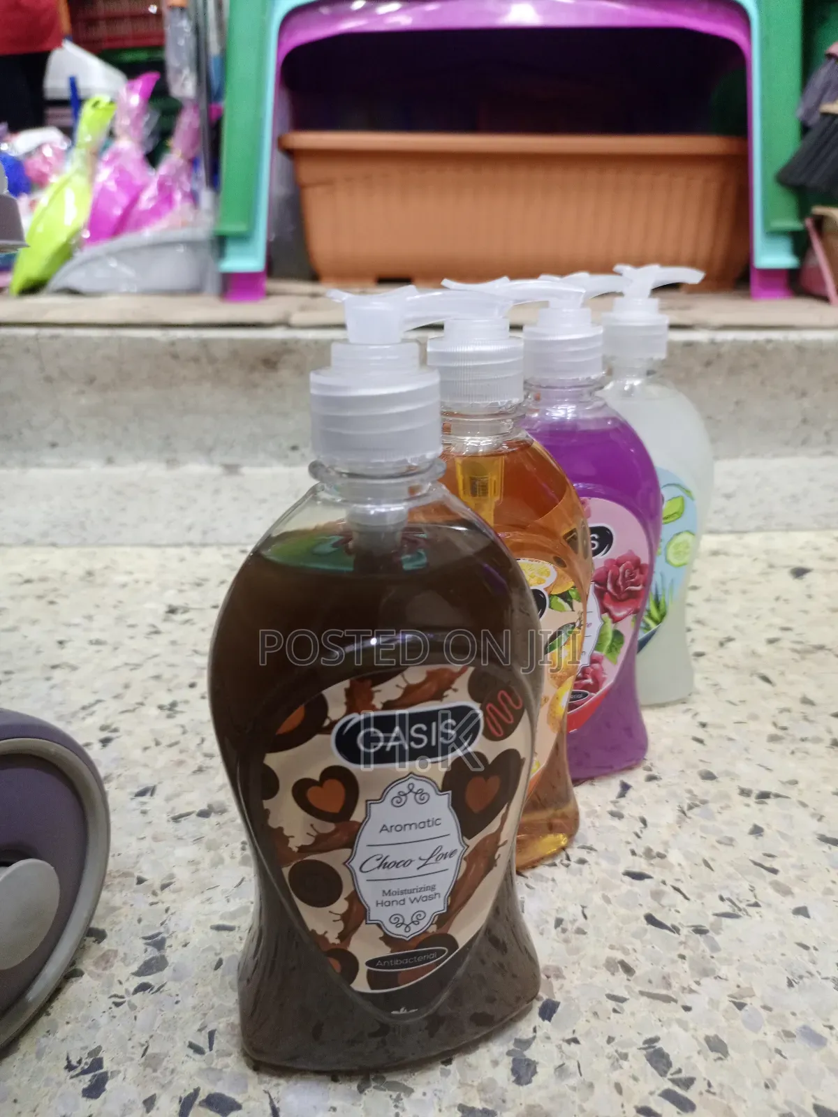 Oasis Aromatic Choco Love Moisturizing Hand Wash.