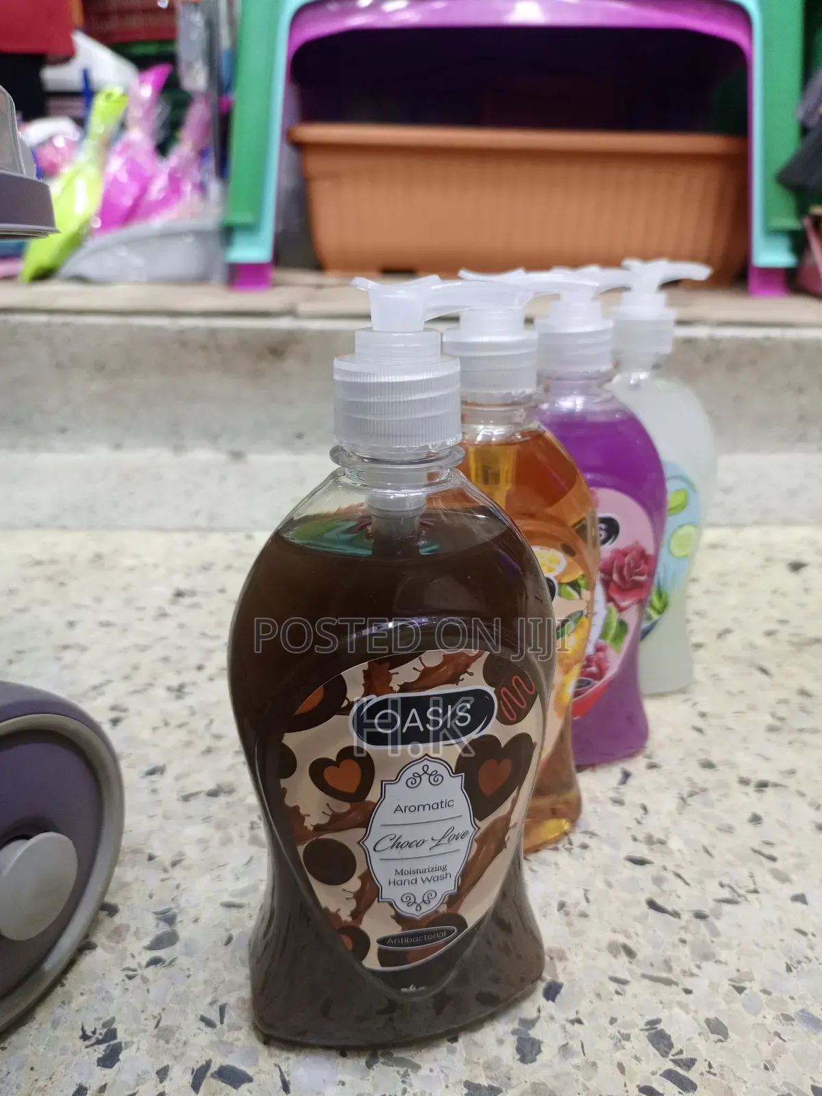 Oasis Aromatic Choco Love Moisturizing Hand Wash.