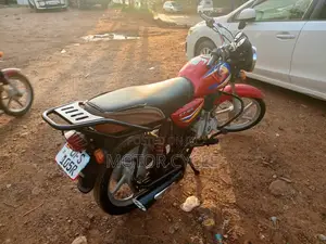 Bajaj Boxer 125 2023 Red