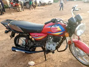Bajaj Boxer 125 2023 Red