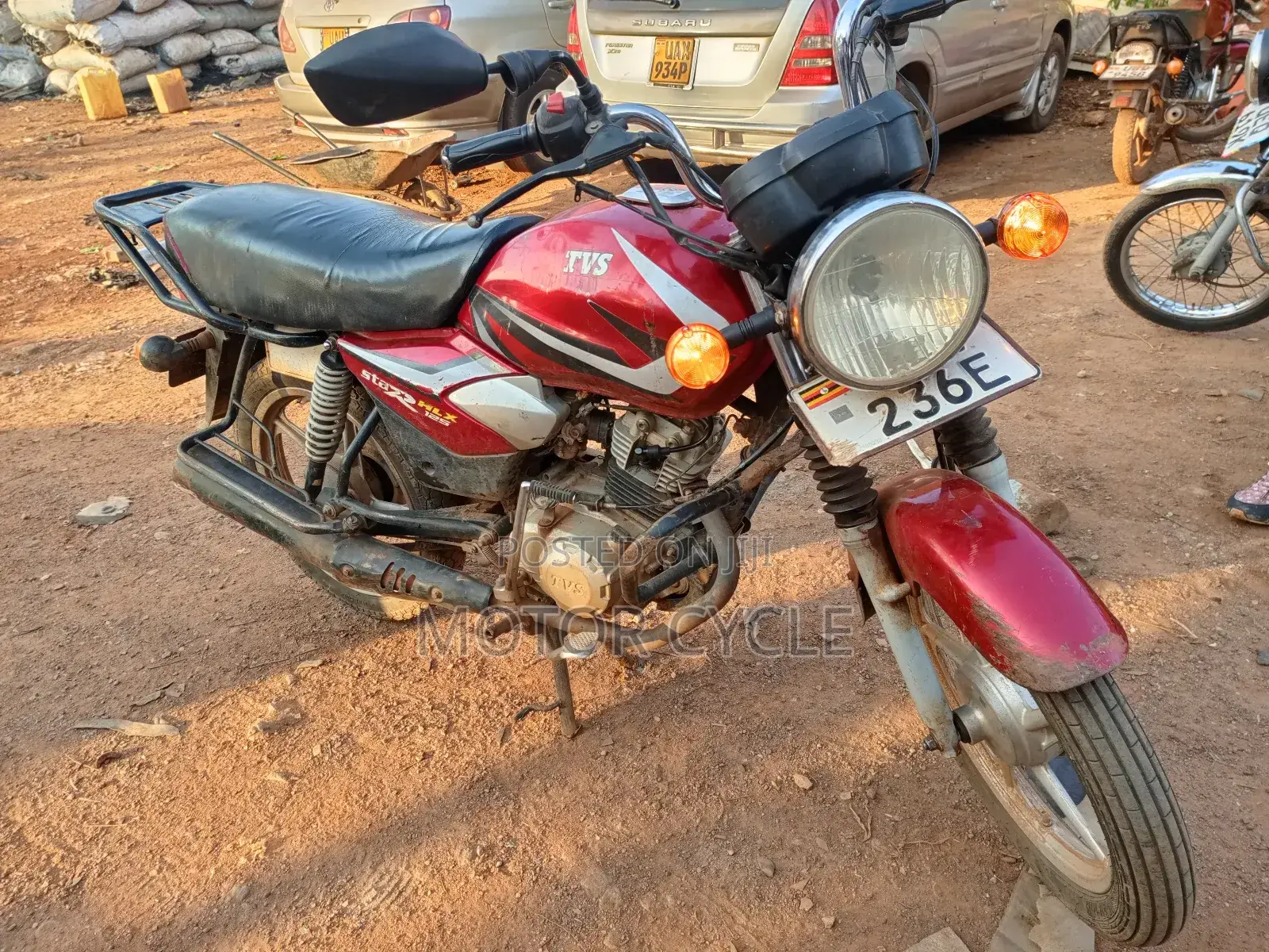 TVS HLX 125 2024 Red