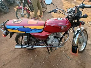 TVS HLX 125 2012 Blue