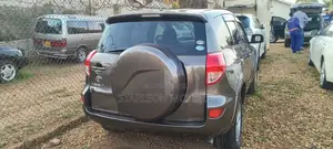 Toyota RAV4 3.5 2010 Gold