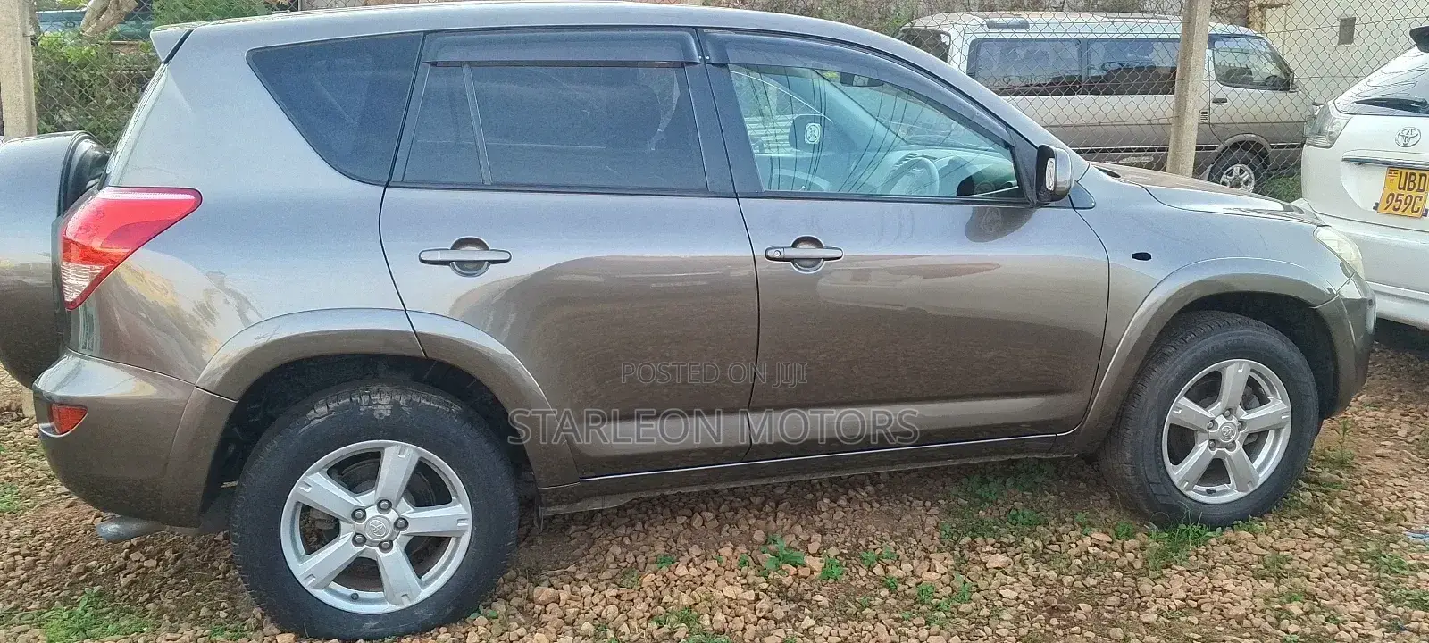 Toyota RAV4 3.5 2010 Gold