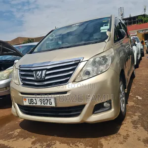 Photo - Toyota Alphard 2010 Gold