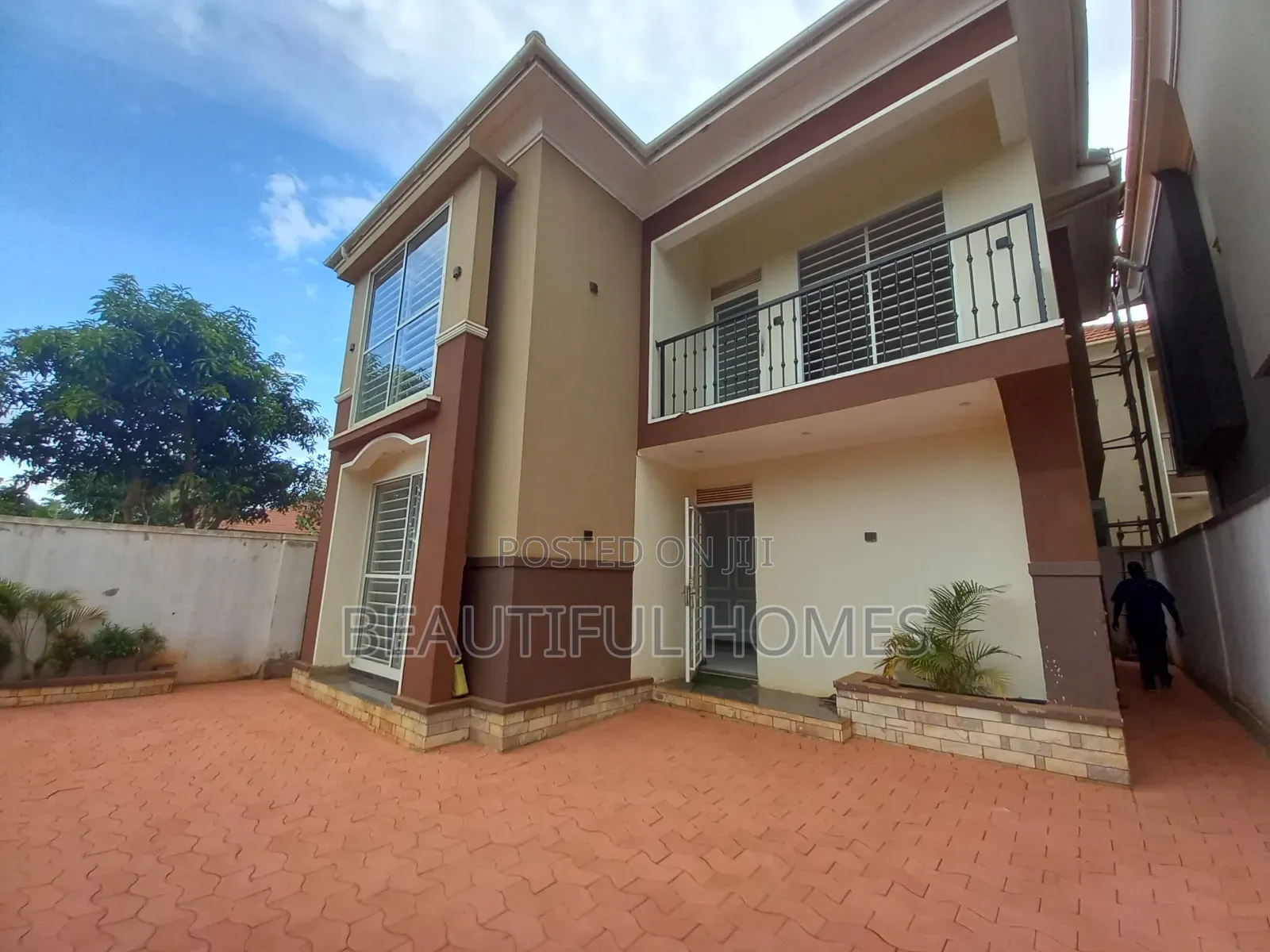 Furnished 4bdrm House in Kira for sale