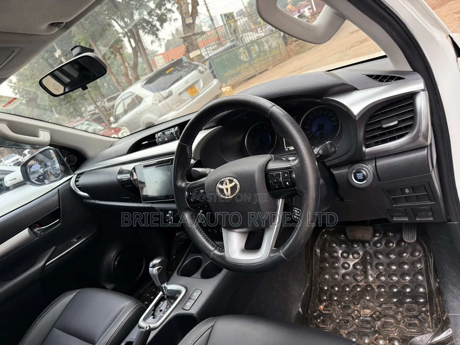 Toyota Land Cruiser Prado 2017 White