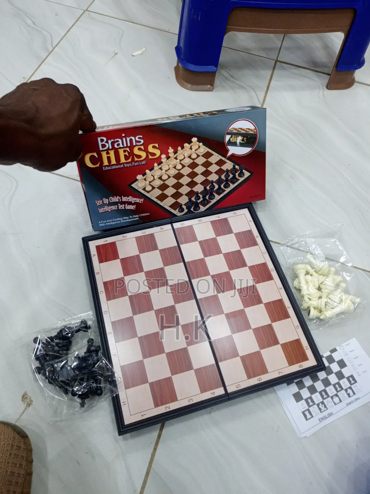 Brains Chess" Magnetic Board Game (Small)