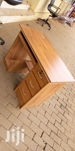 Simple Office Desk 1meter