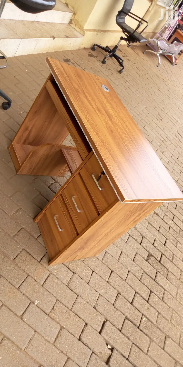 Simple Office Desk 1meter