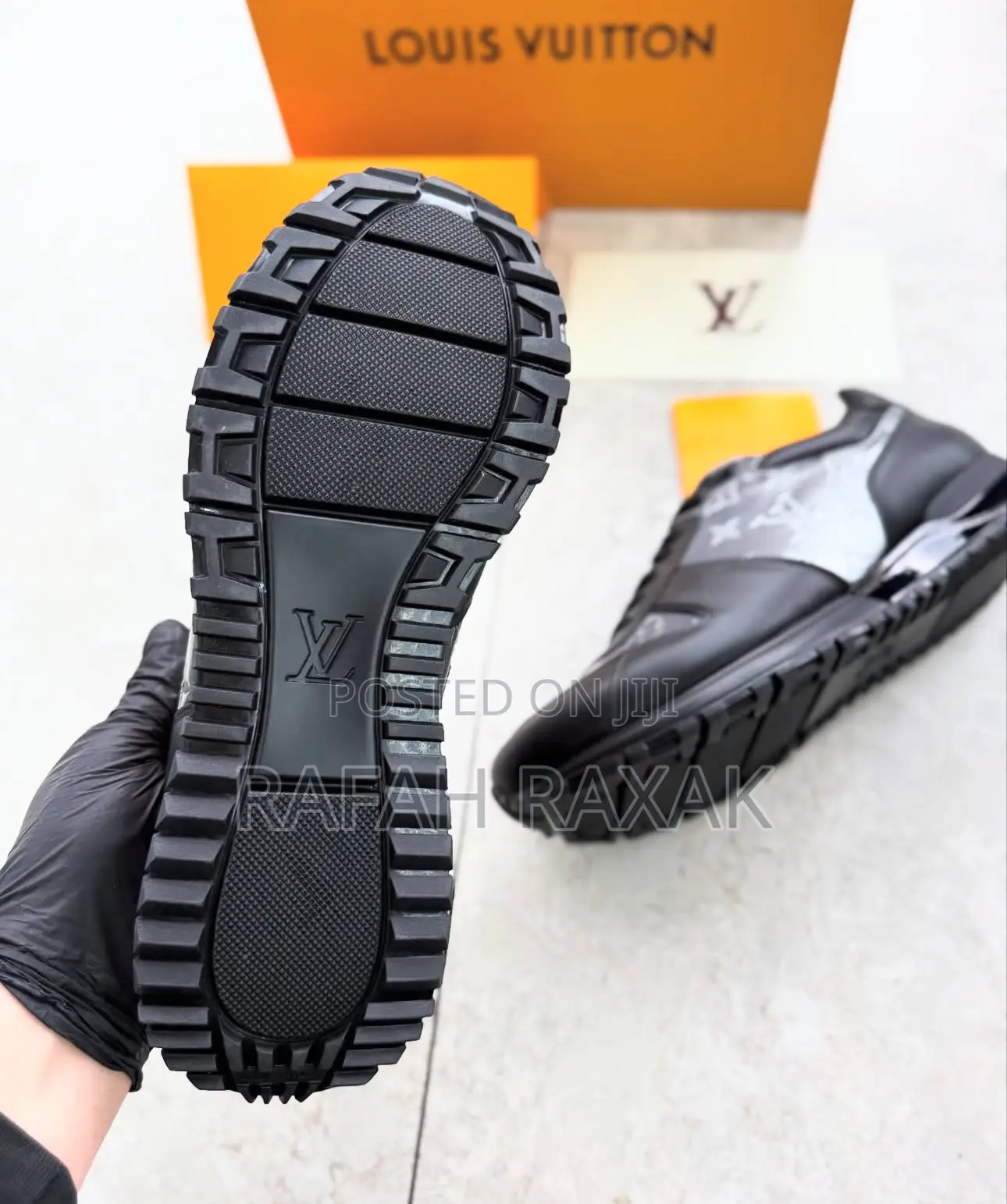 Men’S Super Classic Louis Vuitton Run Away Luxury Sneakers