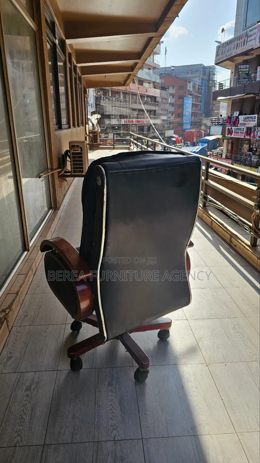 Executive Mega Size Leather Office Chair With Wooden Armrest