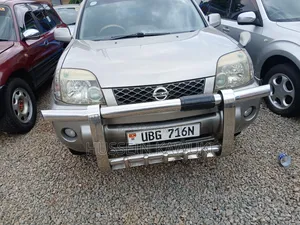 Photo - Nissan X-Trail 2003 Gray