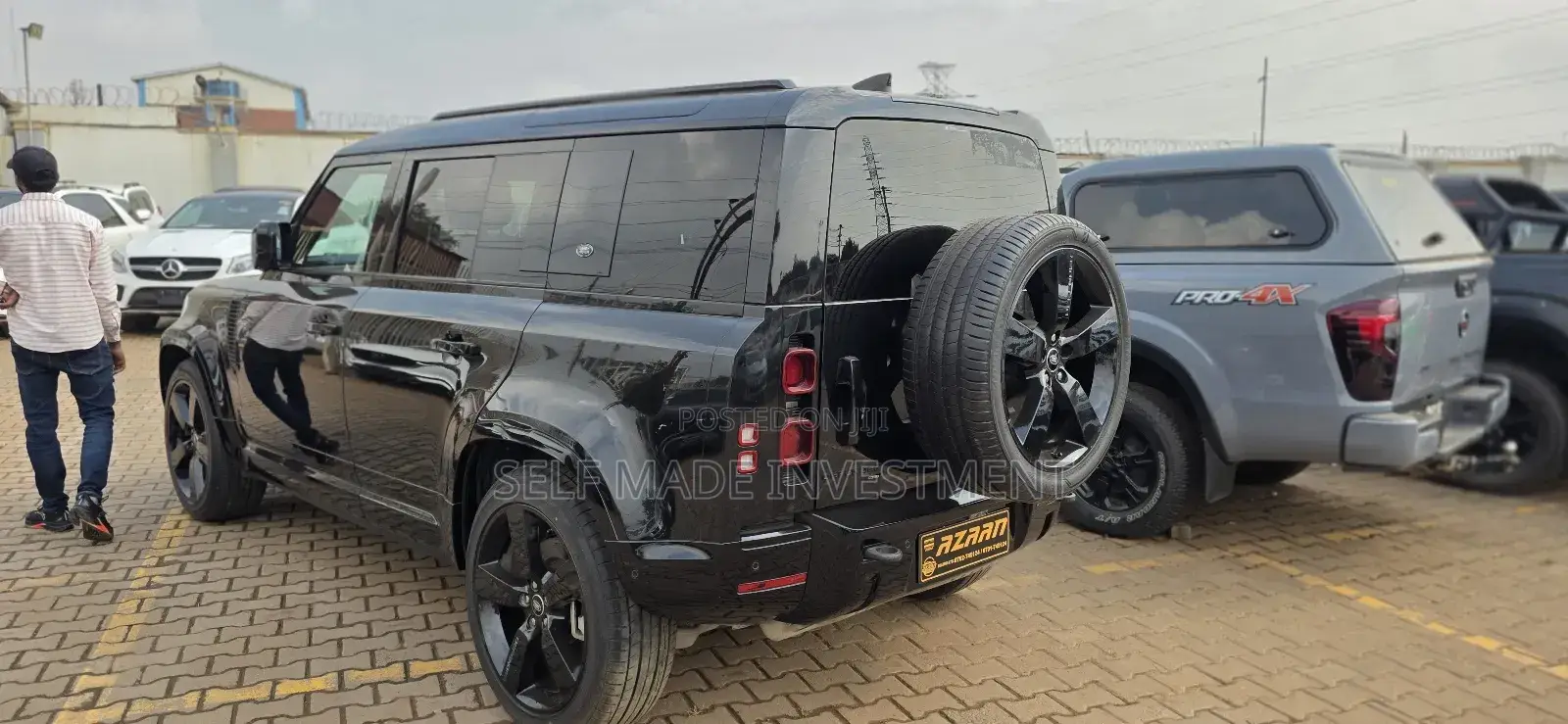 Land Rover Defender 2023 Black