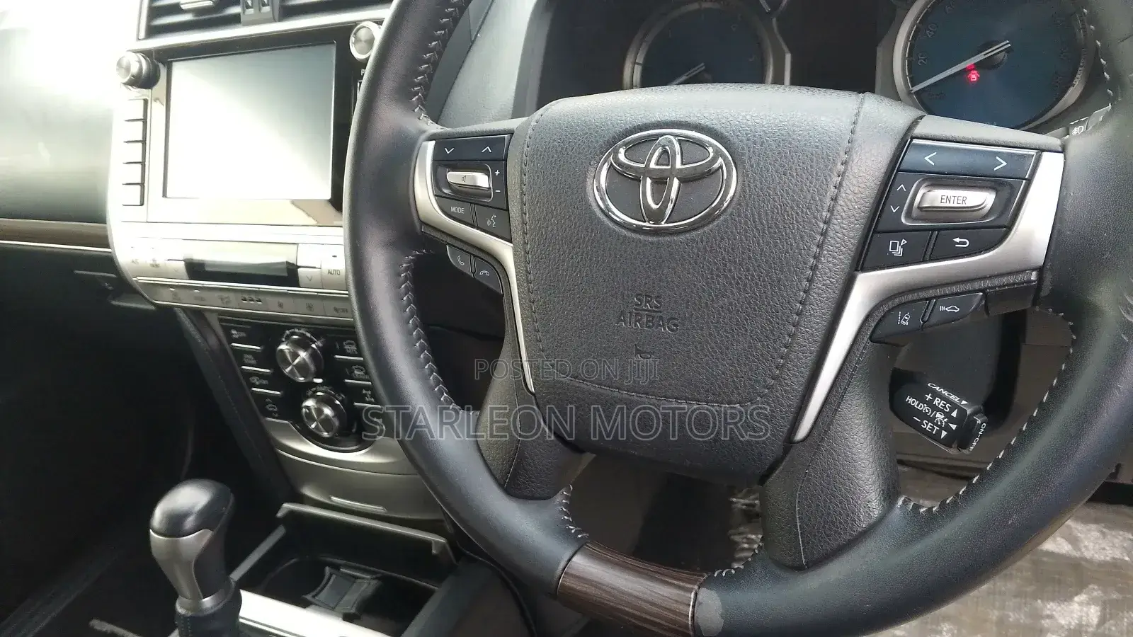 Toyota Land Cruiser 2017 White