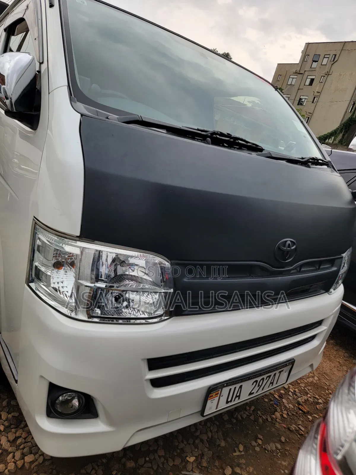 Toyota HiAce 2012 White