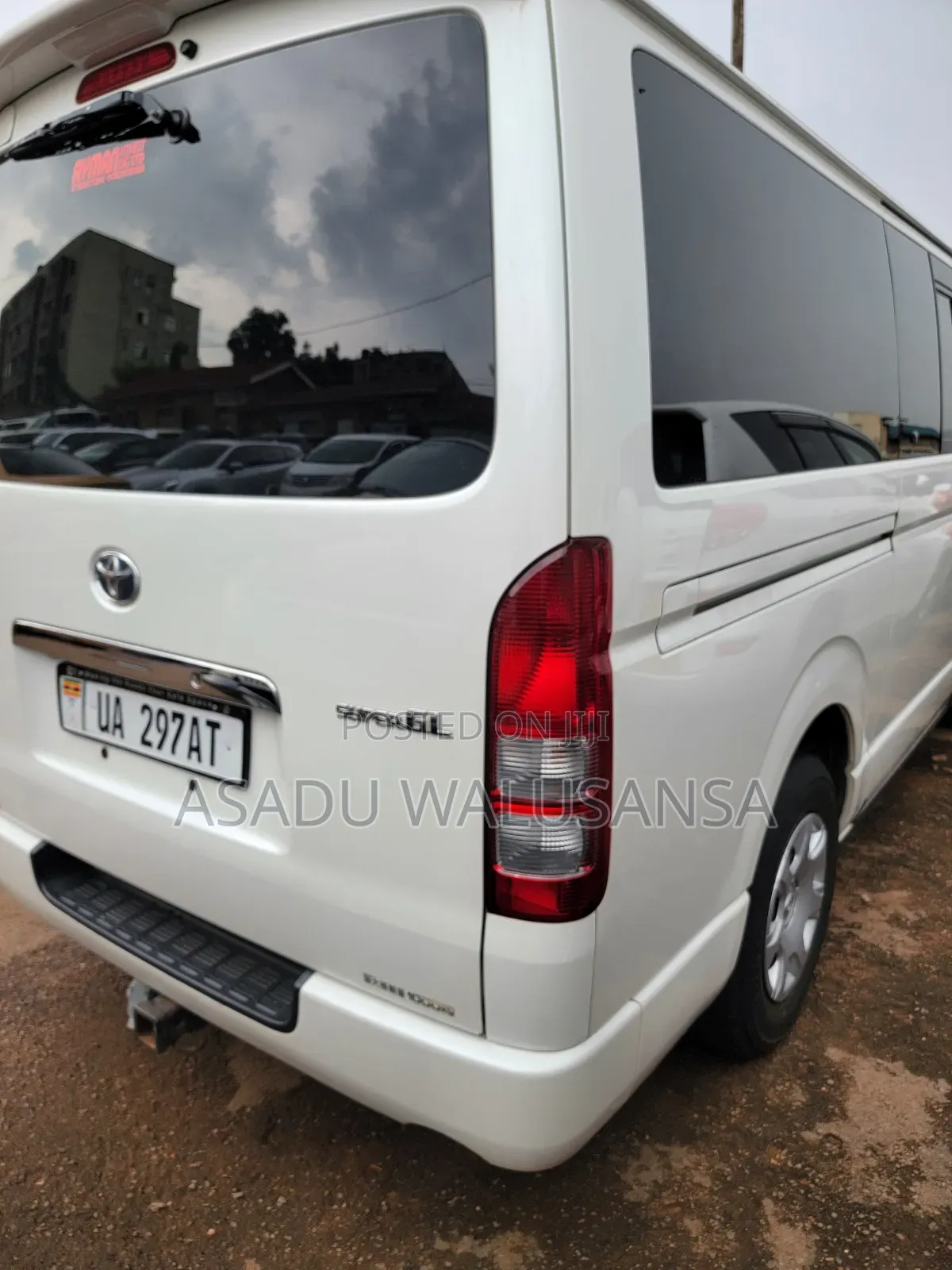 Toyota HiAce 2012 White