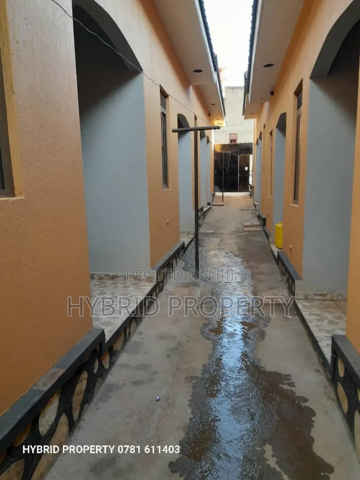 12bdrm Apartment in Nansana Along Hoima for sale