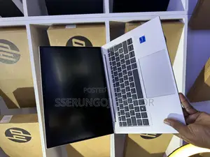 Laptop HP EliteBook 830 G8 16GB Intel Core I5 SSHD (Hybrid) 256GB