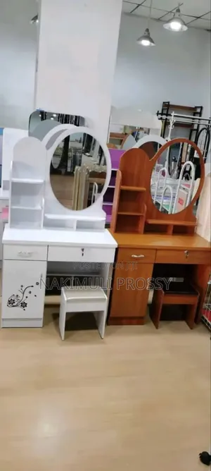 Photo - Modern Classy Dressing Mirror/Dressing Table