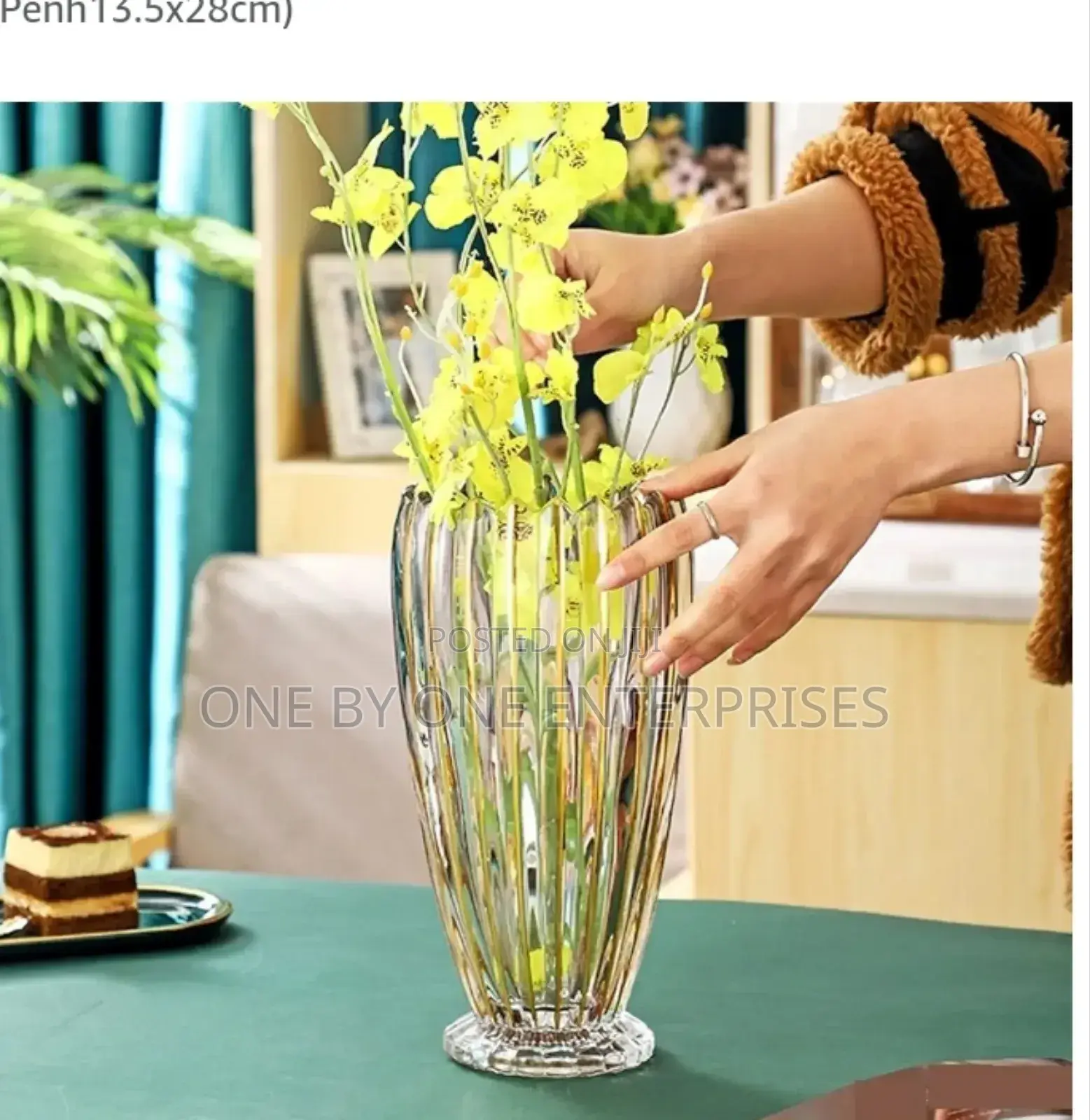 Crystal Wedding Vase and Home Decoration Transparent Glass.