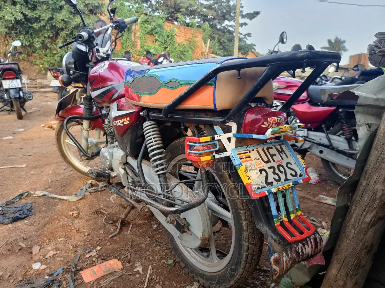 TVS HLX 125 2022 Red