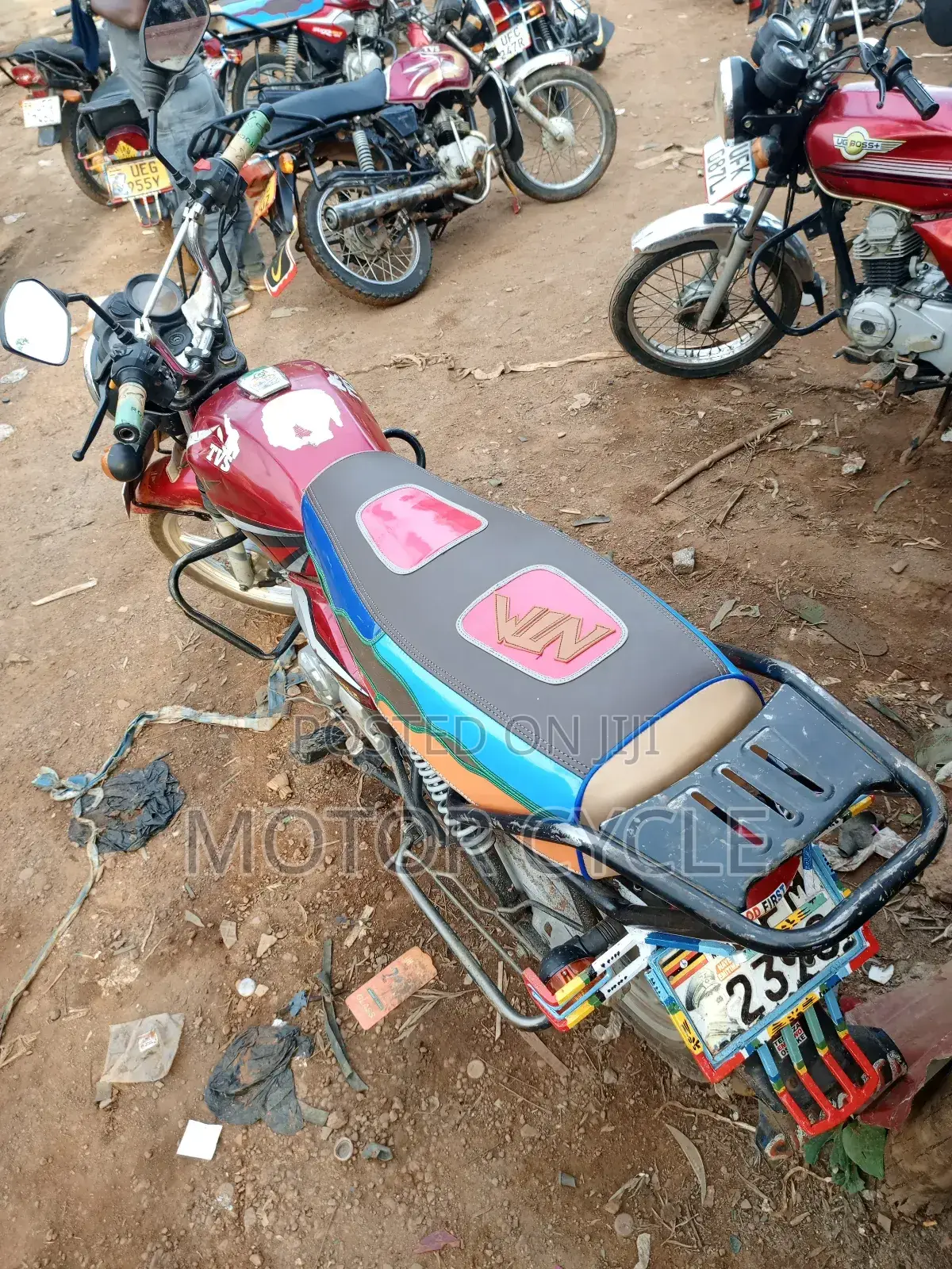 TVS HLX 125 2022 Red