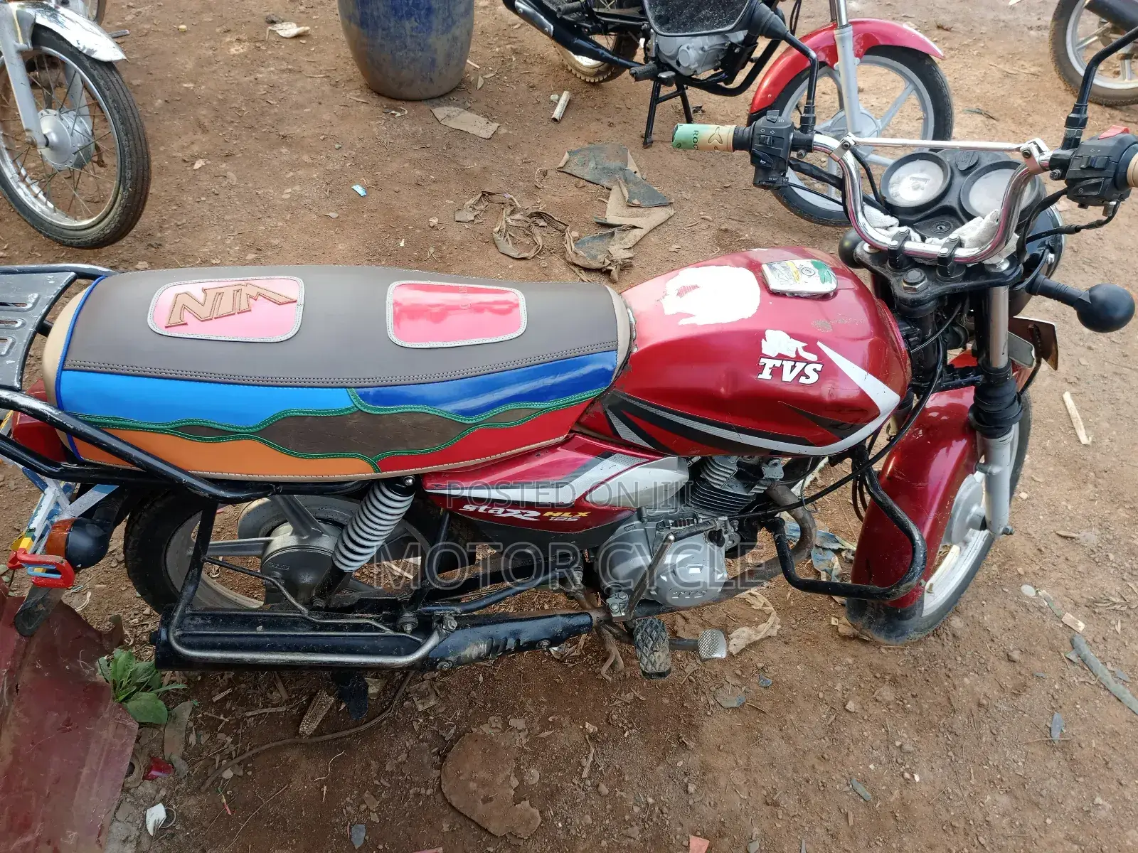 TVS HLX 125 2022 Red