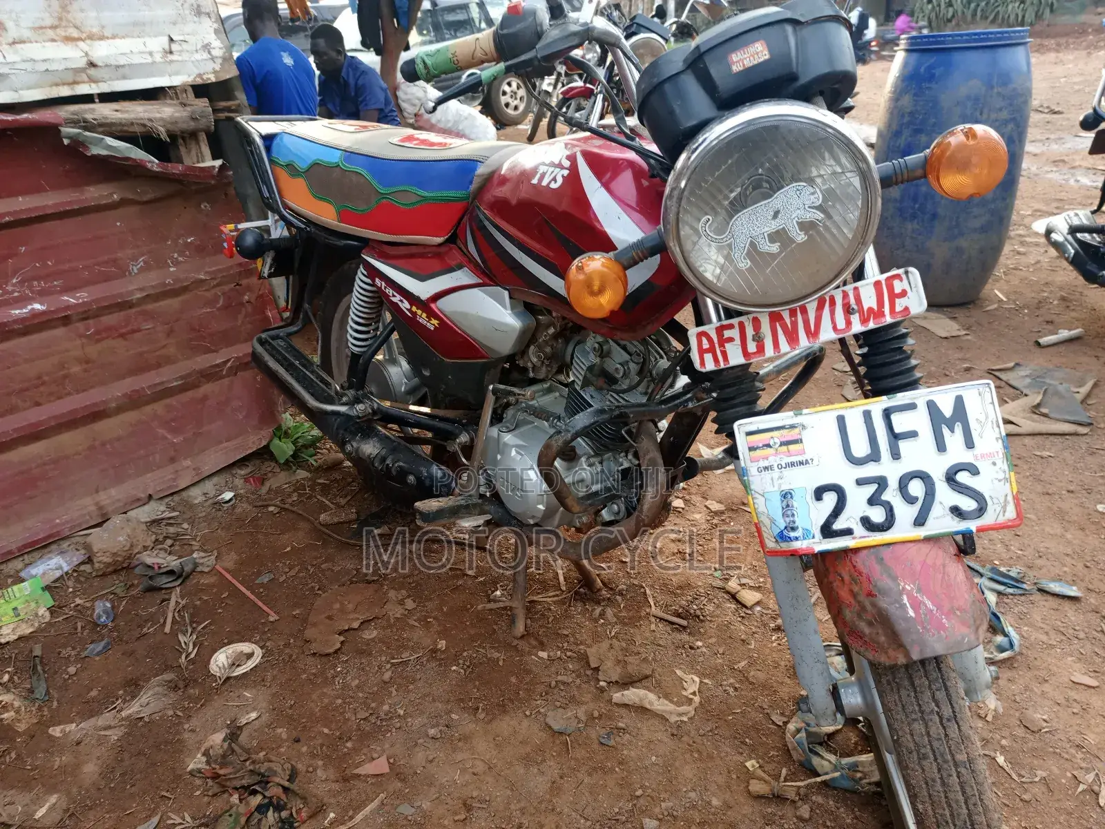 TVS HLX 125 2022 Red