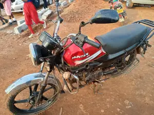 TVS HLX 125 2024 Red