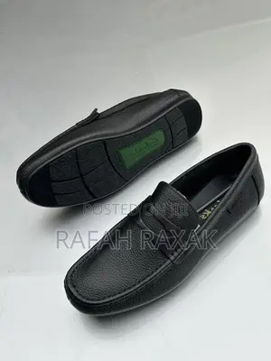 Men’S Classic Clarks Rough Leather Flat Sole Moccasins