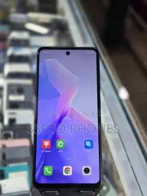 Photo - Tecno Spark 20 128 GB Black