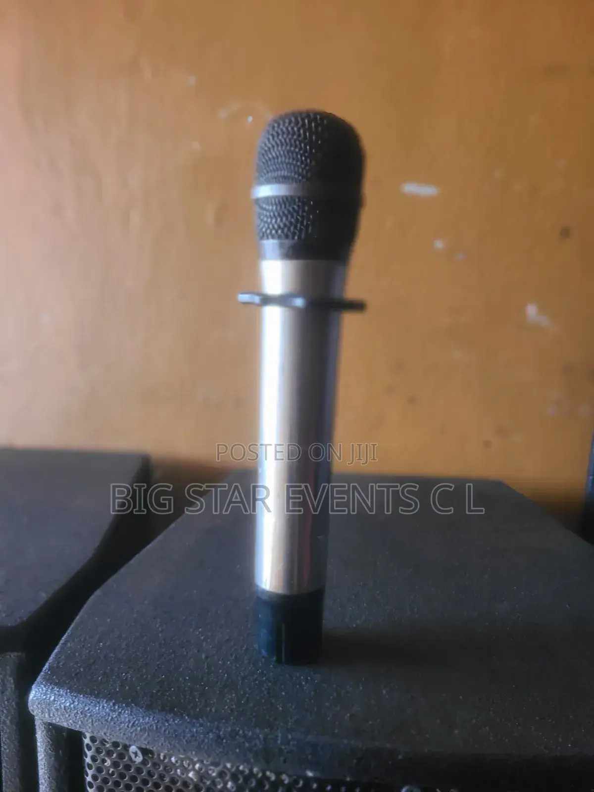 Microphone