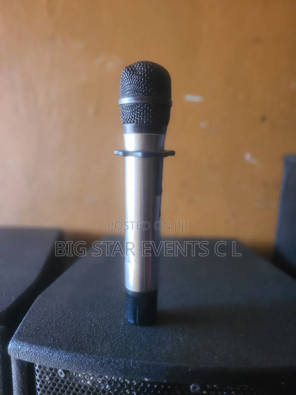 Microphone