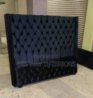 Black 9 Lines Buttoned Bed 5by6