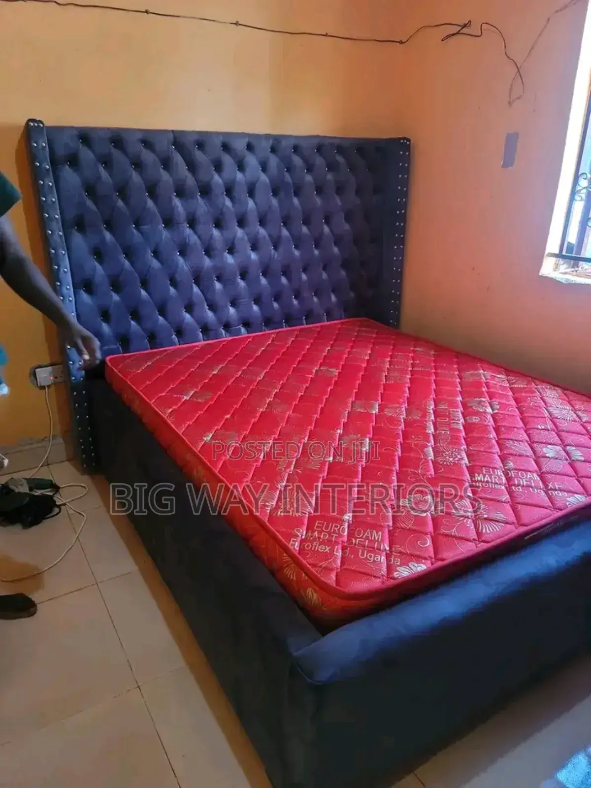 5by6 Tufted Bed With Pins