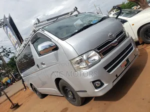 Photo - Toyota HiAce 2013 Silver