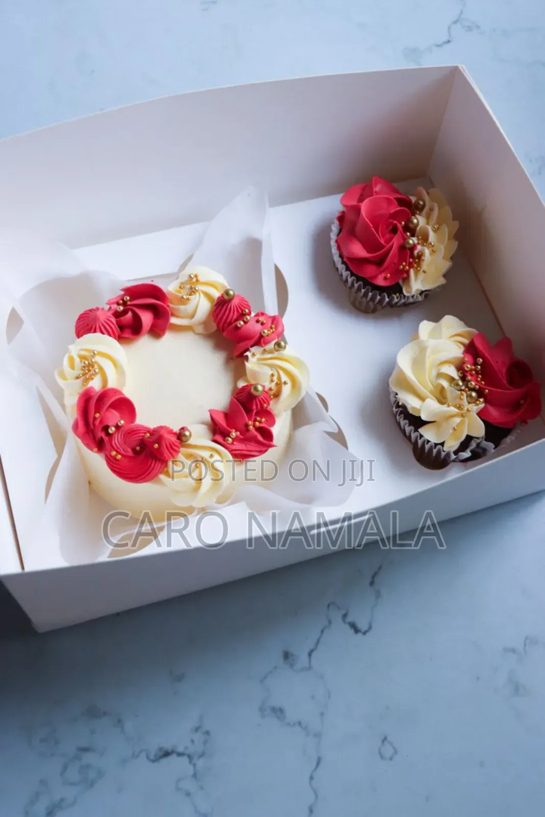 Cake With Two Cupcakes