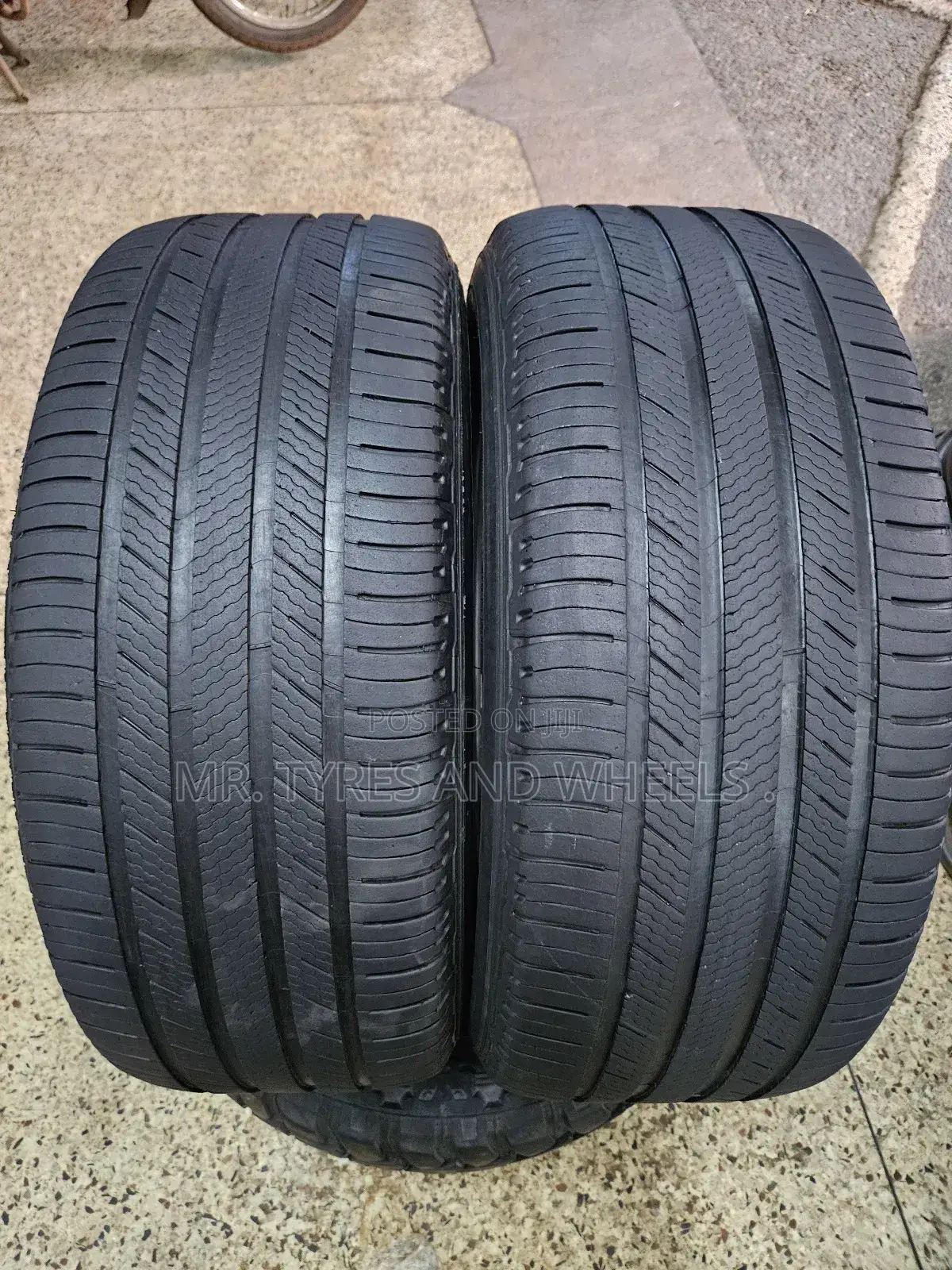 255 55 R18 Michelle Used but Still Gd Tires Almost New Came.