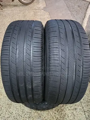 255 55 R18 Michelle Used but Still Gd Tires Almost New Came.