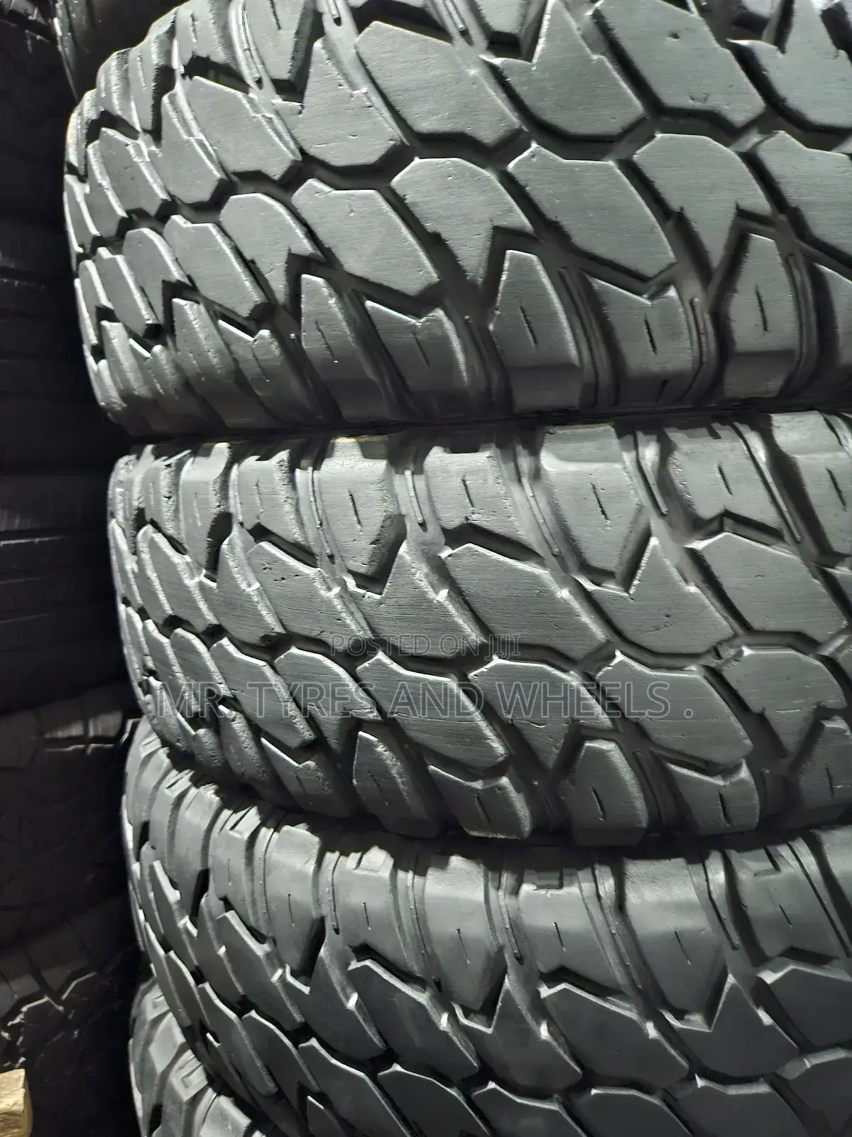 Its 235 75 R15 Onxy Mt Your Car Needs This Tires.